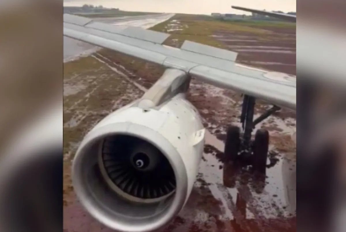Avião sai da pista após derrapar durante pouso em Cascavel