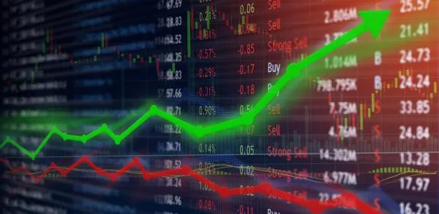Dólar abre última sessão de semana marcada por juros e política econômica