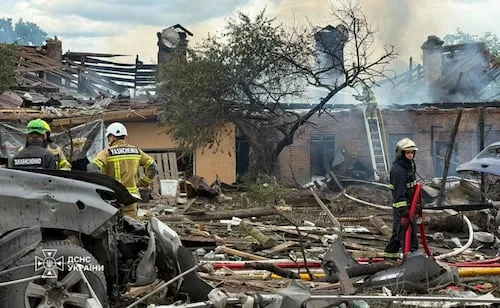 Piden a población de Kiev acopiar agua y comida ante posibles ataques rusos a almacenes de supermercados; descartan escasez de alimentos