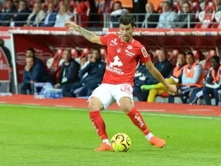 Ligue 2. « J’ai une très grosse pensée pour lui » : après son but, Quentin Bernard rend hommage à Jean-Marc Furlan