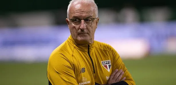 Dorival vê 'caminho certo' com reservas: 'Me responsabilizo pela situação'