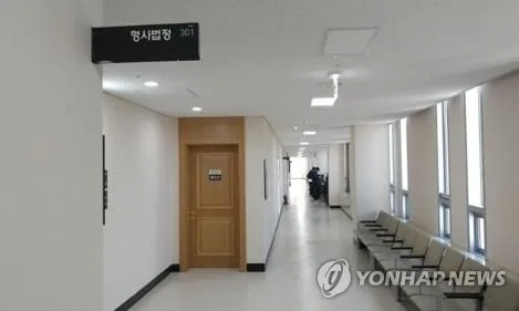 세살배기 아동 12명 상습 폭행한 어린이집 교사 2명 법정구속