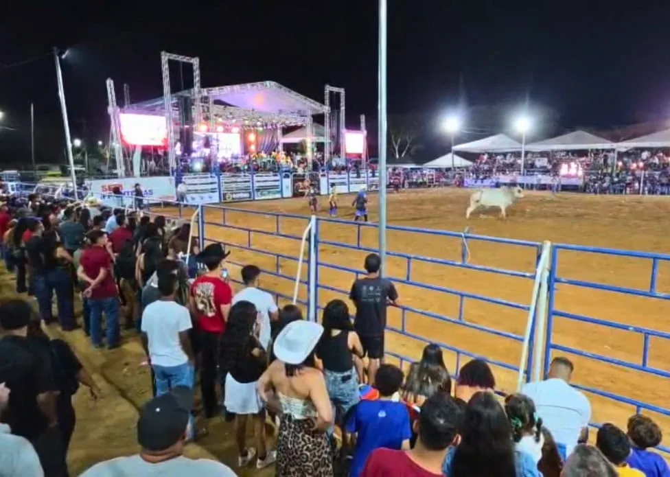 ExpoQuinari 2026: cavalgada, rodeio e Manu Bahtidão; veja programação deste sábado