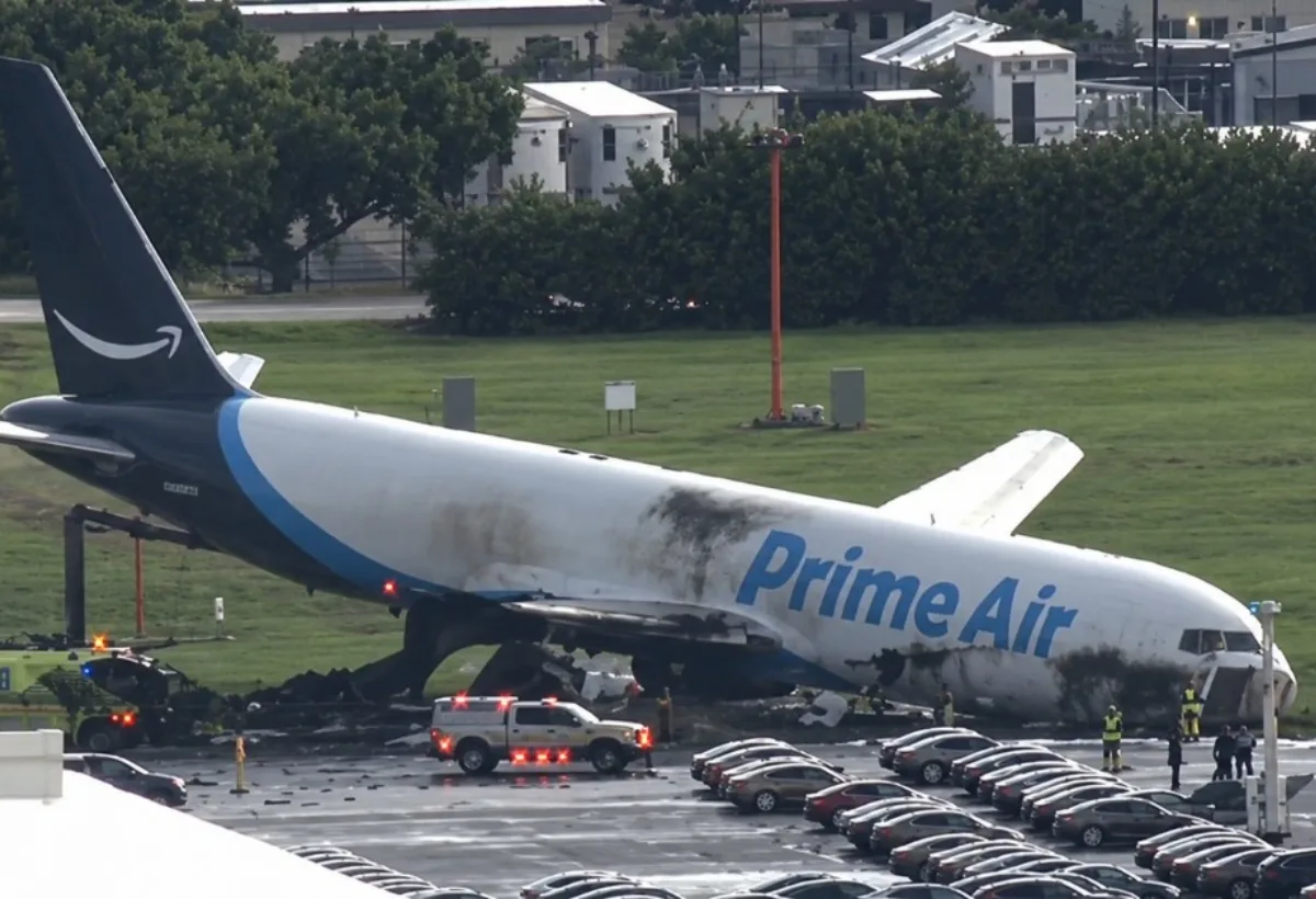 Amazon suspende operaciones con 21 Air tras accidente en Miami