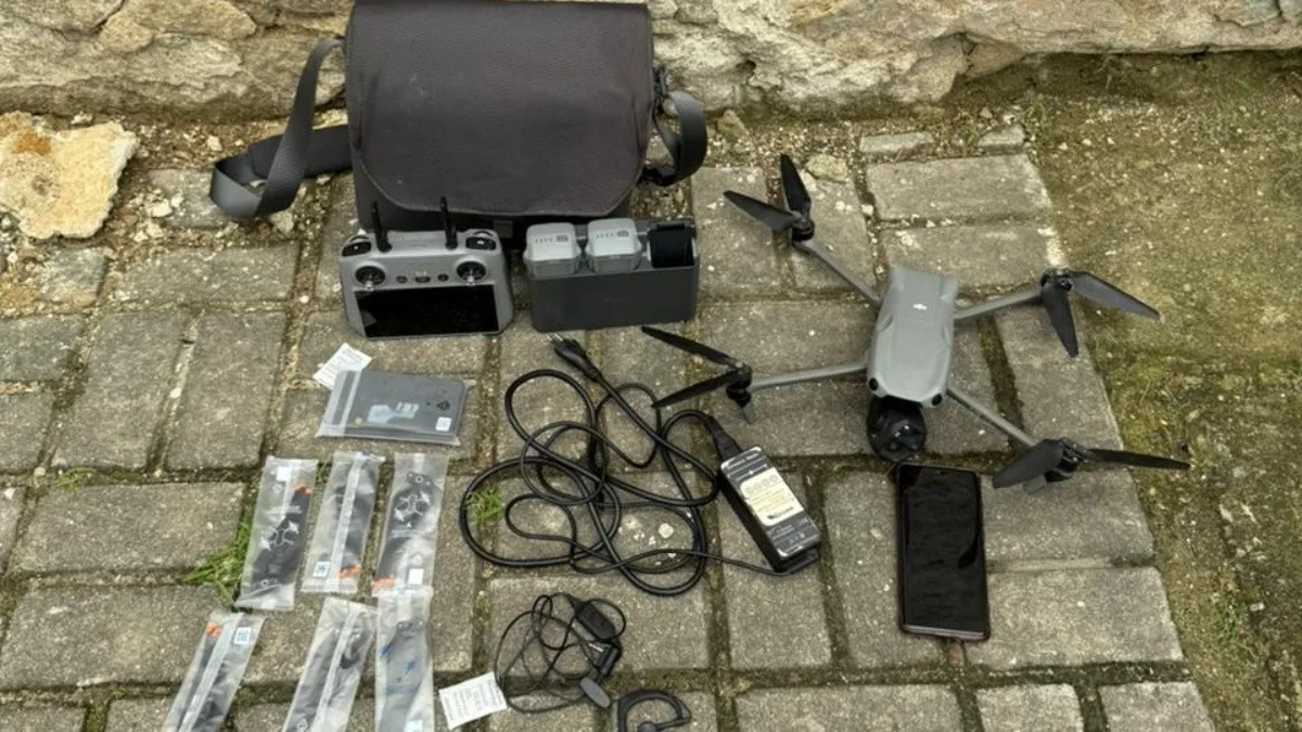 PM prende homem que confessou usar drone para monitorar policiais e rivais em Duque de Caxias