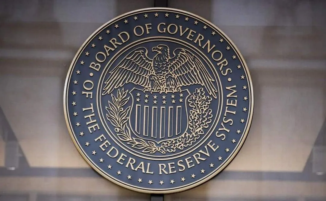 Sube Fed tasa en 25 puntos; prevé otra alza este año