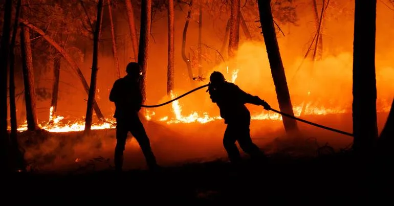Fogo em Arcos de Valdevez com duas frentes ativas