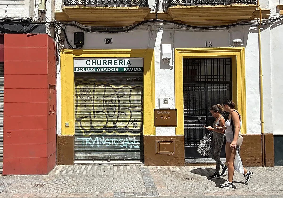 Las calenterías, un negocio en extinción en el Centro de Sevilla
