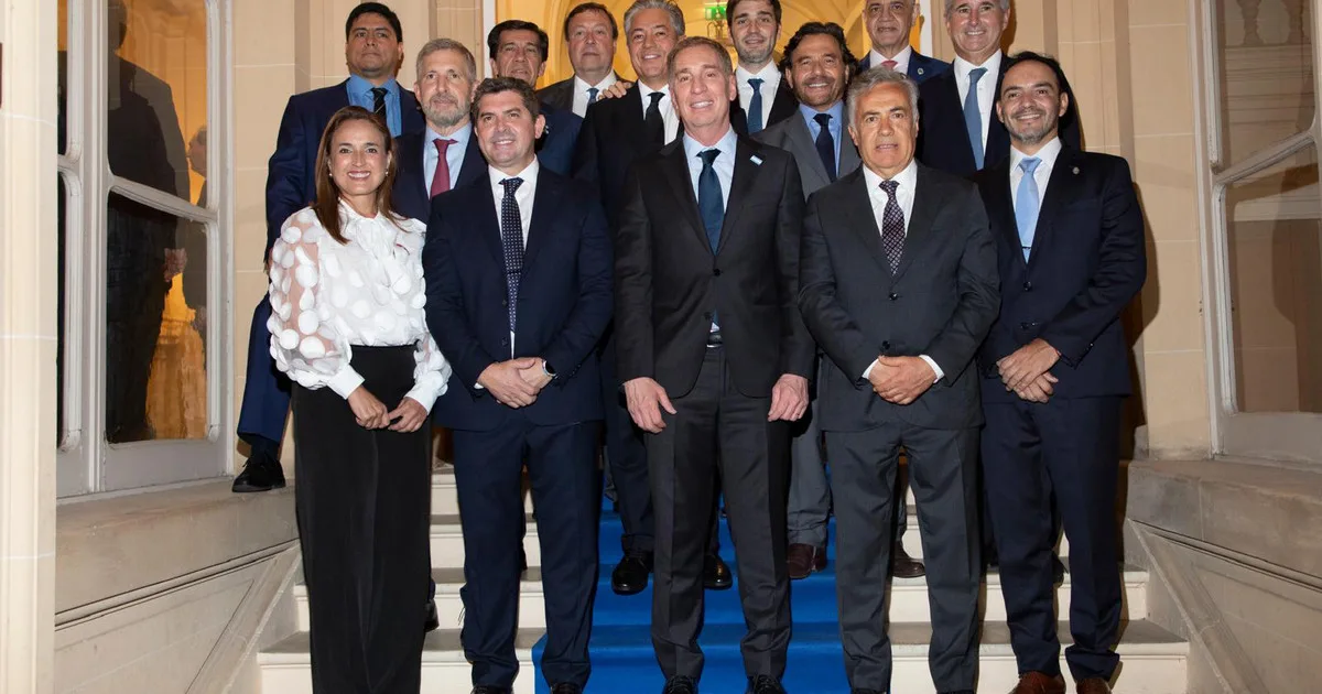 Santilli, Kicillof y otros gobernadores se cruzan en un foro de obras en medio de la negociación por las PASO y el Presupuesto