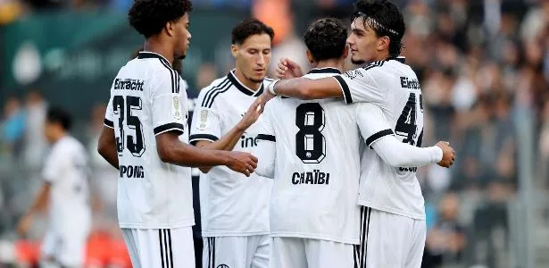Após vexame em amistoso, Frankfurt crava 11 a 0 e bate recorde na Alemanha