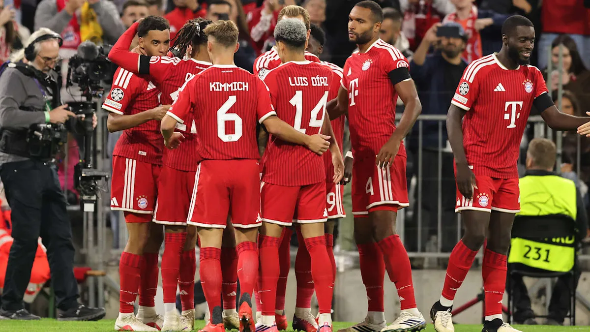 Ohne DIESEN Bayern-Star - So sieht Reifs Klopp-Elf aus