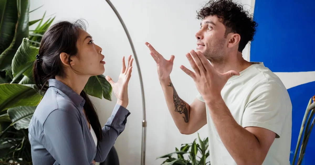 La psicología dice que las personas que necesitan conflictos, discusiones o reconciliaciones intensas para interpretar que una relación tiene amor o pasión no son "adictas al drama", sino que aprendieron de una dinámica que cumplió alguna función a lo largo de su historia