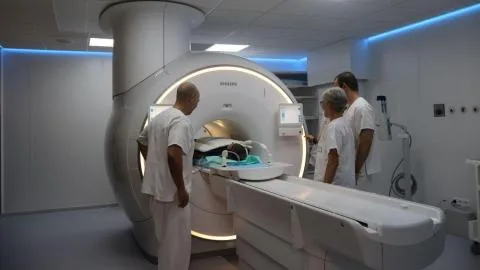 La IA llega a los hospitales de Alcázar y Talavera: más de 3 millones para renovar sus resonancias