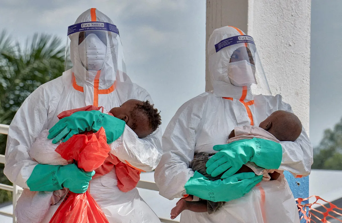 La OMS advirtió que el Congo tiene escasez de personal sanitario mientras el ébola sigue fuera de control