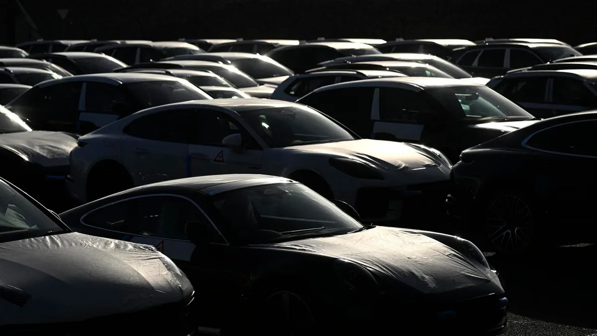 Energiepolitik: Wie Reiche die Zukunftshoffnung der Autoindustrie riskiert