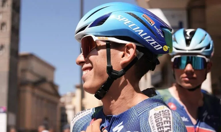 Henrique Bravo é 7º no geral e sua equipe assume a liderança no Tour de l’Avenir