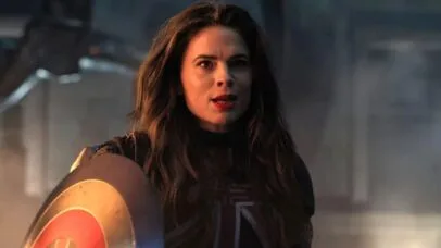 Hayley Atwell critica morte da Capitã Carter em ‘Doutor Estranho 2’: ‘Desserviço à personagem’