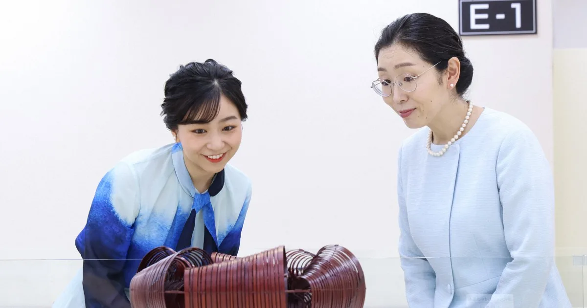 「繊細な仕事ですね」佳子さまが感心 日本伝統工芸展を鑑賞