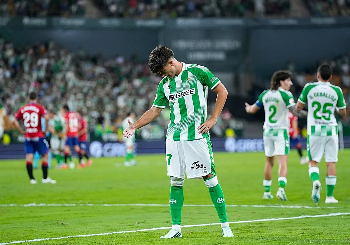 La celebración de Morante: primera gran faena en el Betis dedicada a su padre y al calor de su madre en la Cartuja
