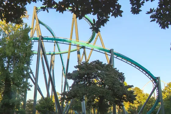 Pánico en Georgia: Lo que ocurrió en una montaña rusa de Six Flags que dejó un muerto y varios heridos