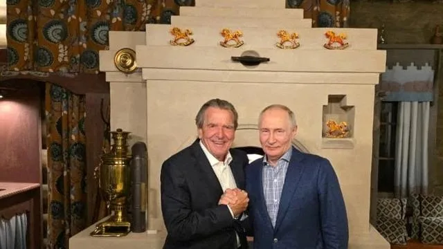 Gerhard Schröder : Politiker kritisieren »Deutschlands frechsten Rentner« für Putin-Feier