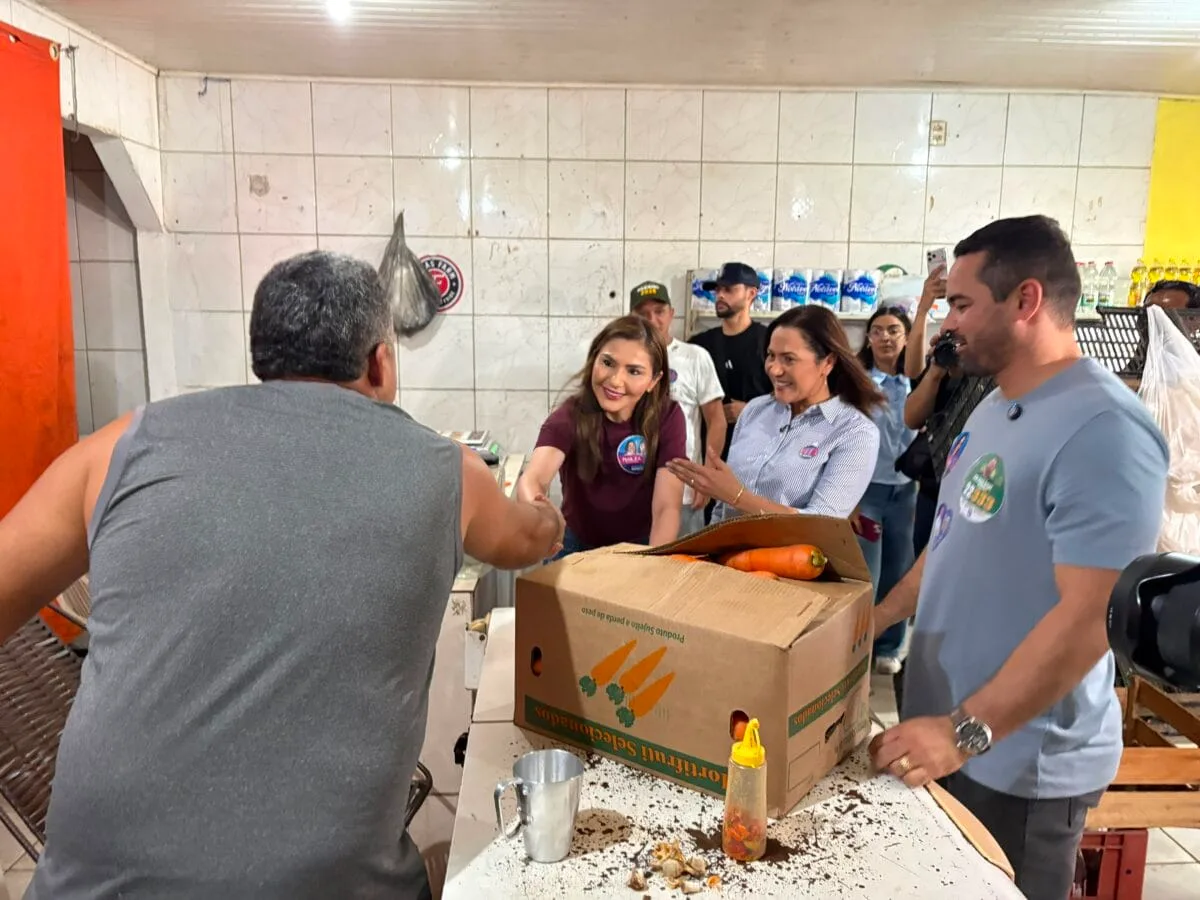 Mailza e Jéssica Sales visitam comerciantes no Segundo Distrito e almoçam no Restaurante da Fran