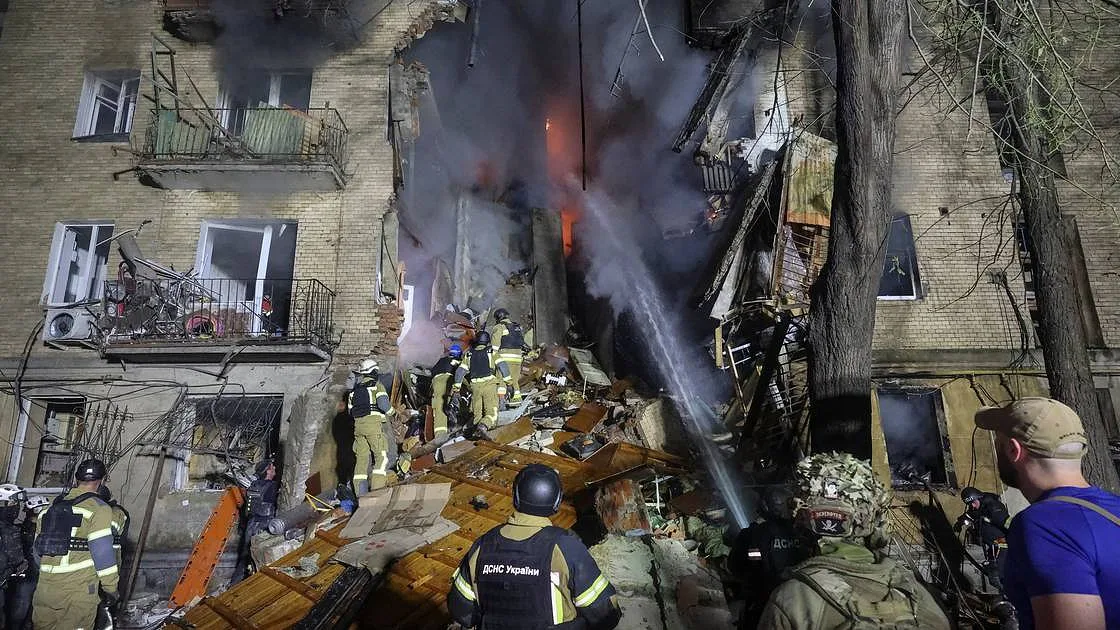 Pelo menos três mortos e vários feridos após novos ataques russos na Ucrânia