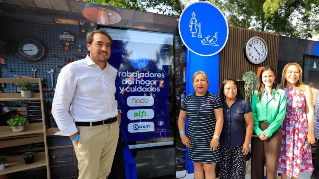 13,500 trabajadores independientes en El Salvador fortalecen su productividad y protección social con respaldo internacional