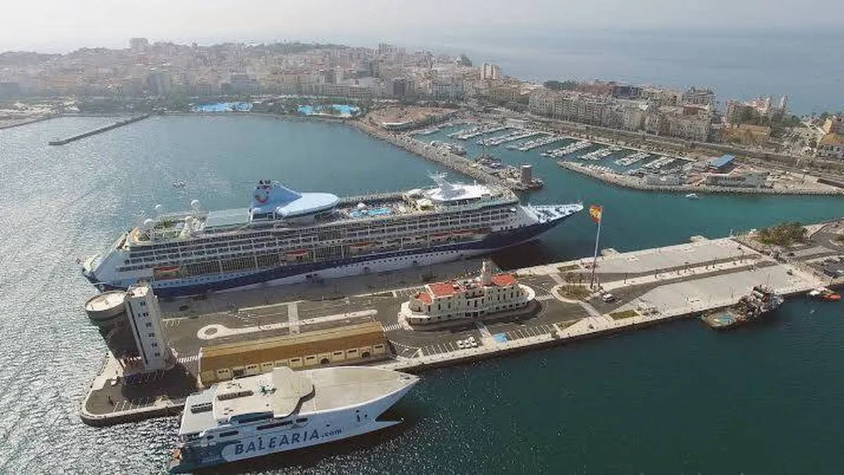 La Policía detiene en Ceuta a un marroquí a punto de subirse al ferry de Algeciras con dos inmigrantes escondidos en su coche