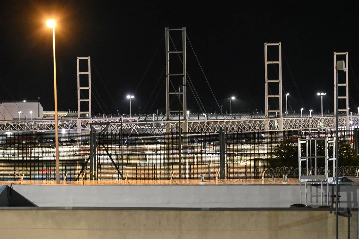 Tunnel sous la Manche : 19 blessés dans la collision d’un minibus et d’un train de fret à l’arrêt