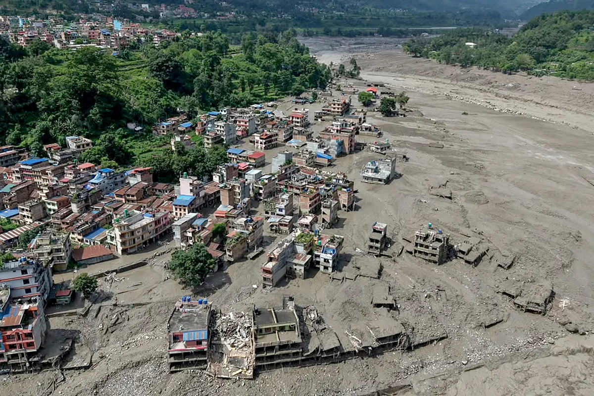 Inundações deixam 19 mortos e 384 turistas desaparecidos no Nepal
