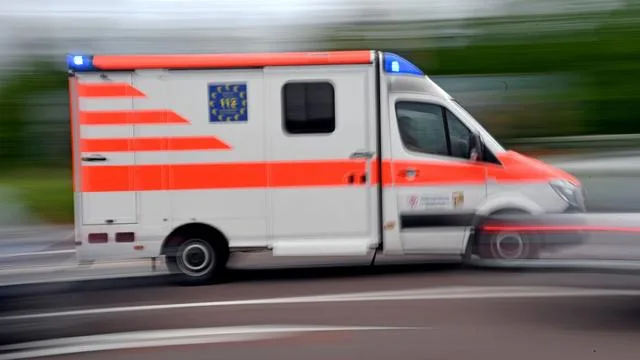 Glück im Unglück: Krankenwagenbesatzung rettet Bewohner bei Brand