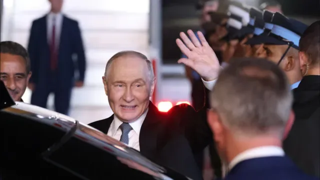 Partido de Putin perto de garantir maioria com 90% dos votos apurados