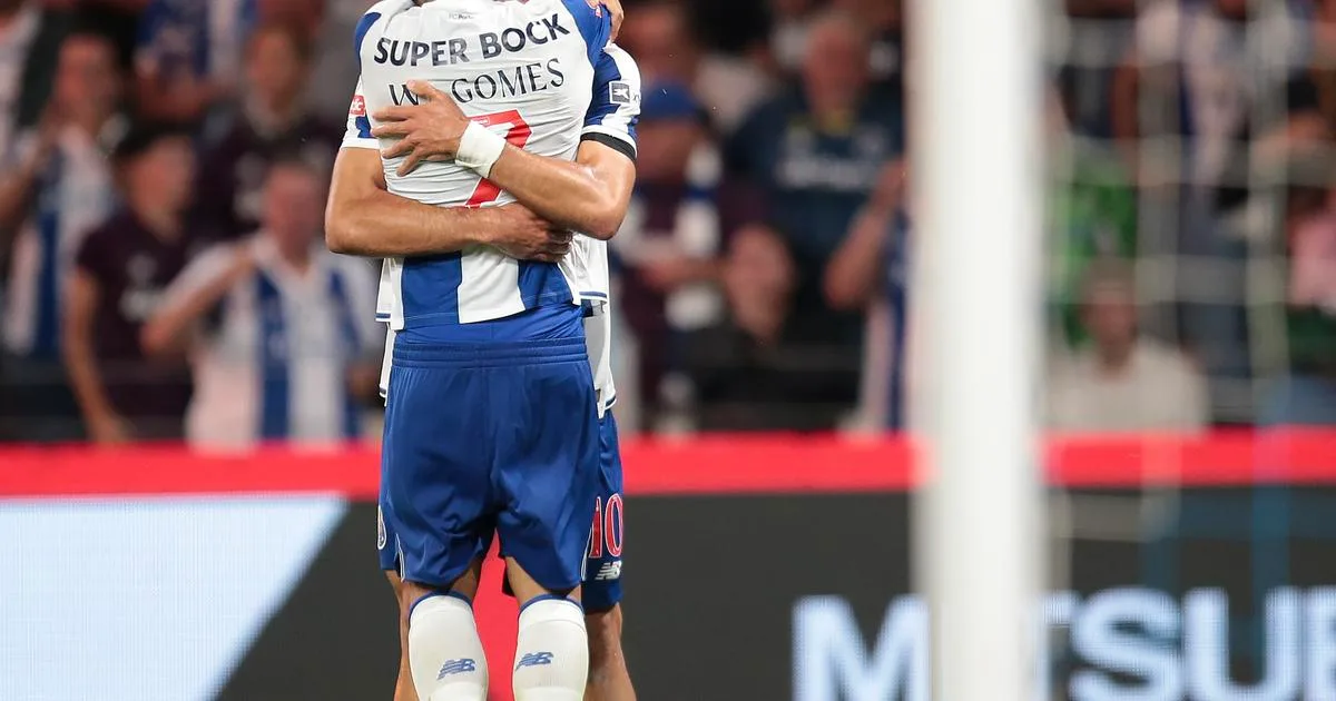 William Gomes 'rasgou' o Arouca e serviu a liderança (as notas do FC Porto)