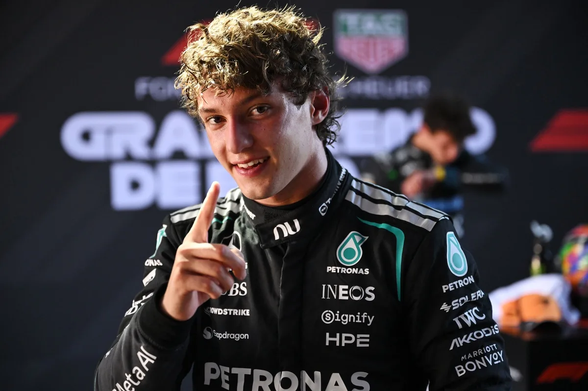 Vettel: "Ficaria muito feliz" se Antonelli quebrasse meu recorde de campeão mais jovem da F1