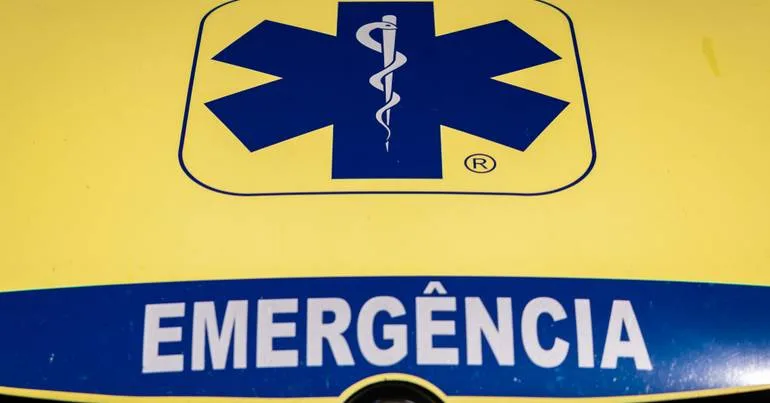 Um morto e um ferido grave em colisão na A13
