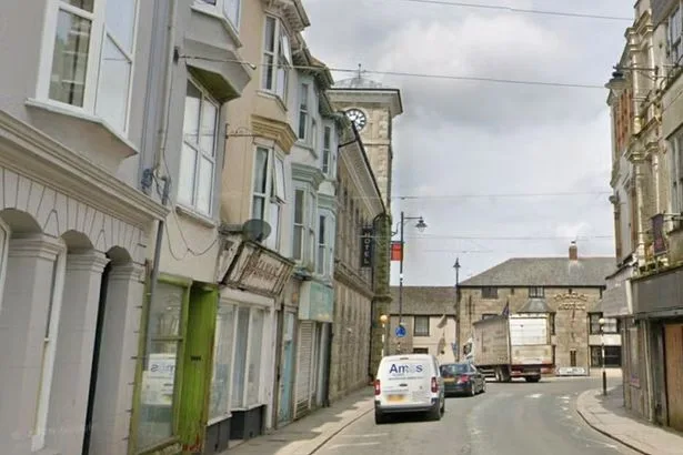 Vehicle 'drives on wrong side' during Cornwall police chase before kebab shop crash