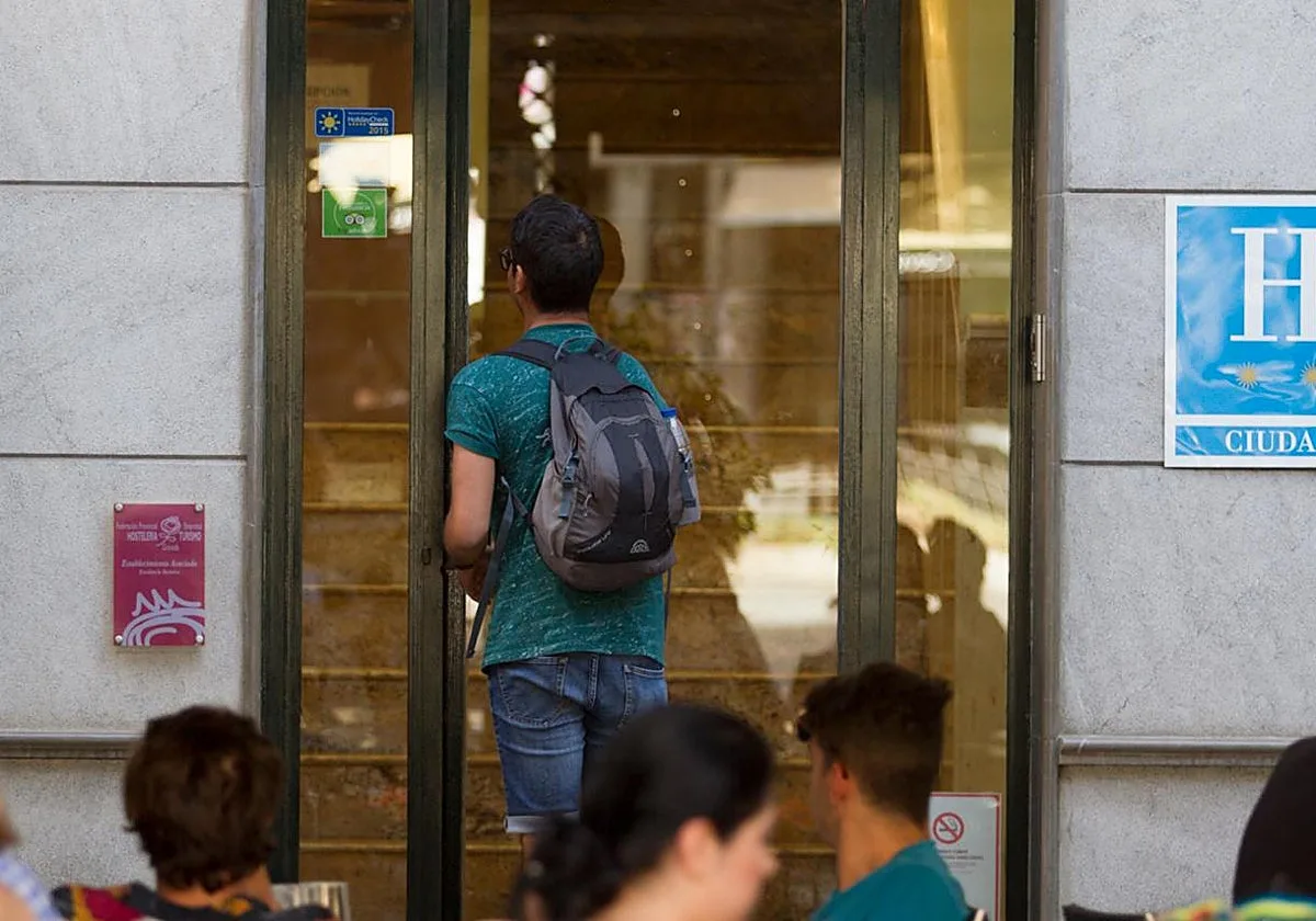 Los turistas anularon 3.200 reservas en hoteles de Granada por los terremotos