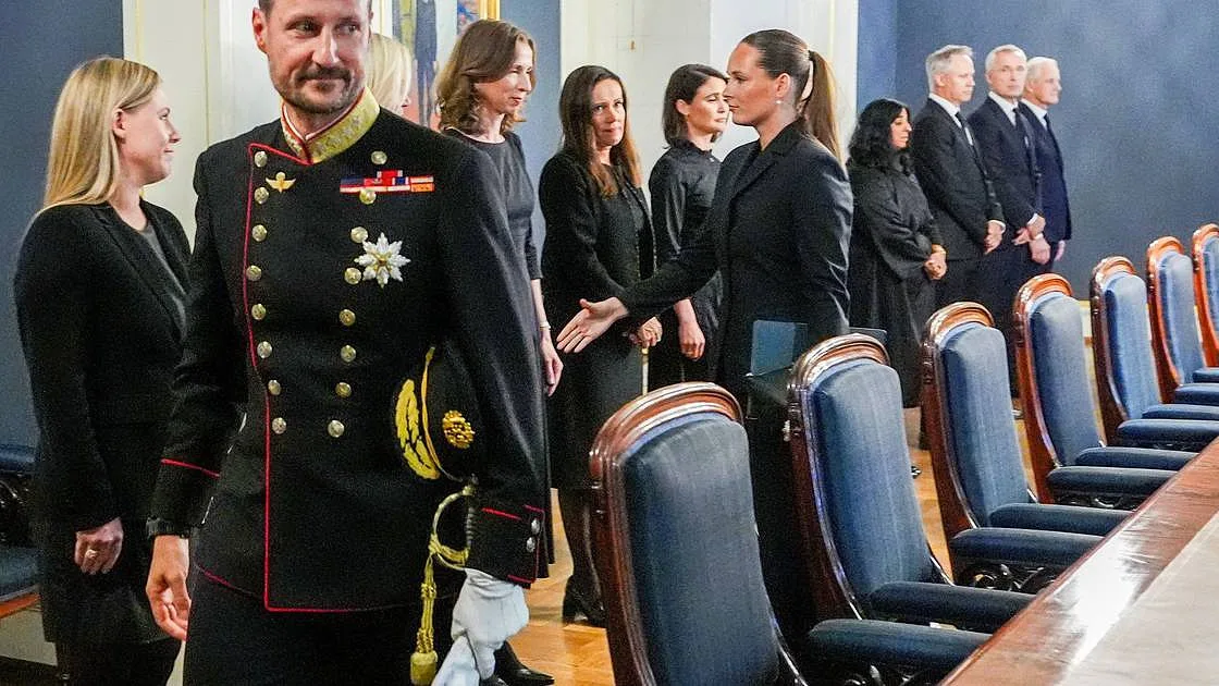 Quem é Haakon VIII, o novo rei da Noruega que chega em pleno período de turbulência na Casa Real?