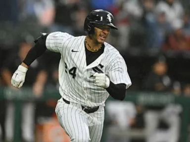 White Sox keep pace in the AL Central with a rain-soaked 8-1 win over the Tigers