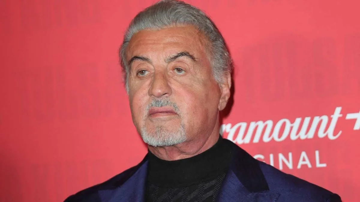 La leçon de vie de Sylvester Stallone, à 80 ans : "J’ai toujours rejeté l’expression vieillir avec dignité. Plus je vieillis, plus j’essaie de renouer avec mon âme d’enfant"
