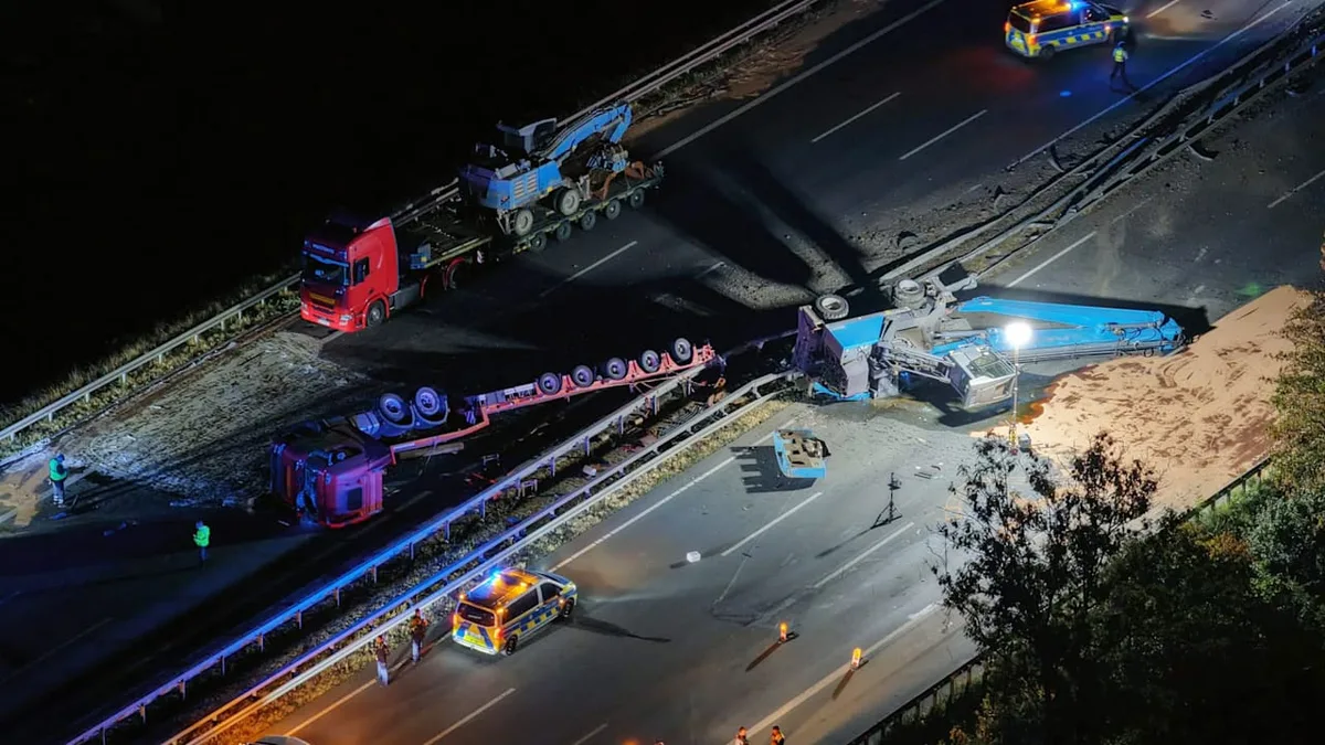 A2 Vollsperrung bis zum Abend - Schwertransporter kracht um!