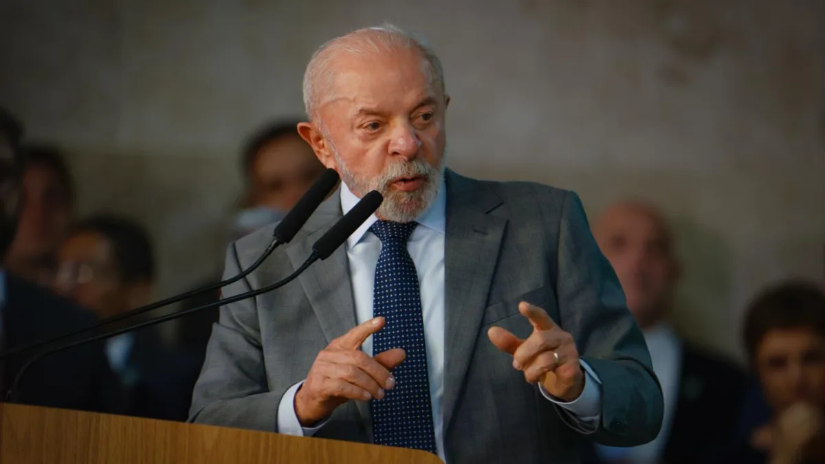 Lula diz que não dará dinheiro ao BRB e chama Celina de cínica