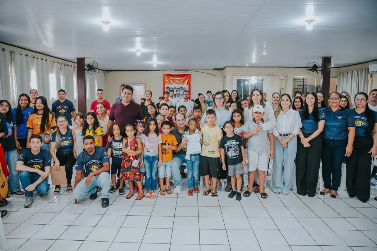 Zequinha assina termos de cooperação e repassa quase R$ 300 mil ao Lar dos Vicentinos e à Missão Família