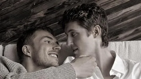 Troye Sivan estrena 'FF' junto al actor Felix Mayr: el videoclip más sensual de su nueva etapa musical