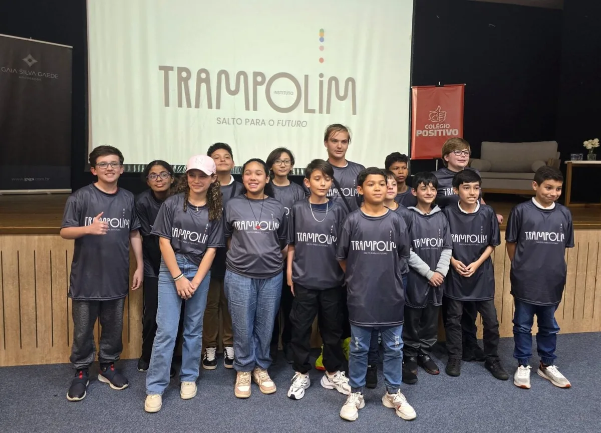 Alunos da rede pública alcançam alto desempenho em escolas particulares de Curitiba por meio de projeto social