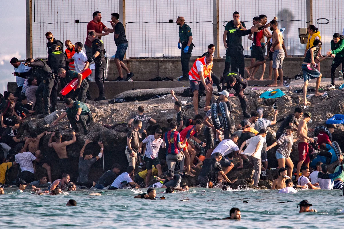 El CNI acusa a Marruecos de ser "absolutamente conocedor de la entrada irregular" en Ceuta
