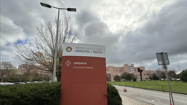 Doentes urgentes esperam quase 10h no Amadora-Sintra e 6h em Portimão