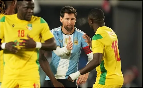 El técnico de Benín explotó contra Argentina tras la despedida de Messi; esto fue lo que dijo