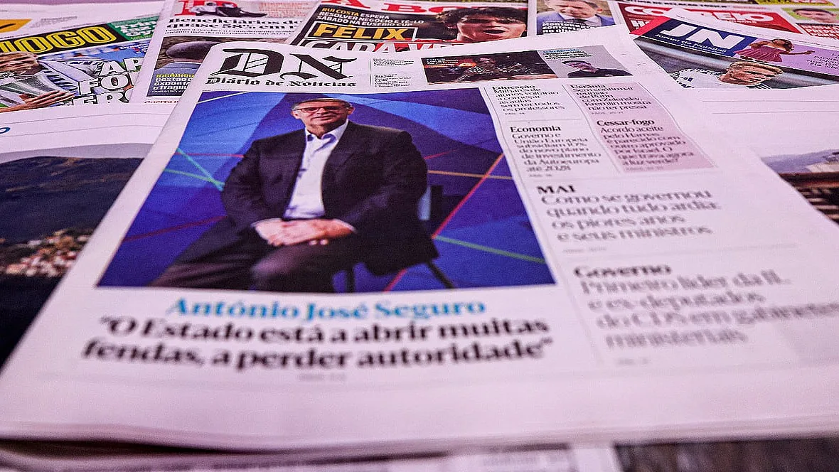 Revista de imprensa. Problemas económicos, desporto e crime sobressaem nas primeiras páginas